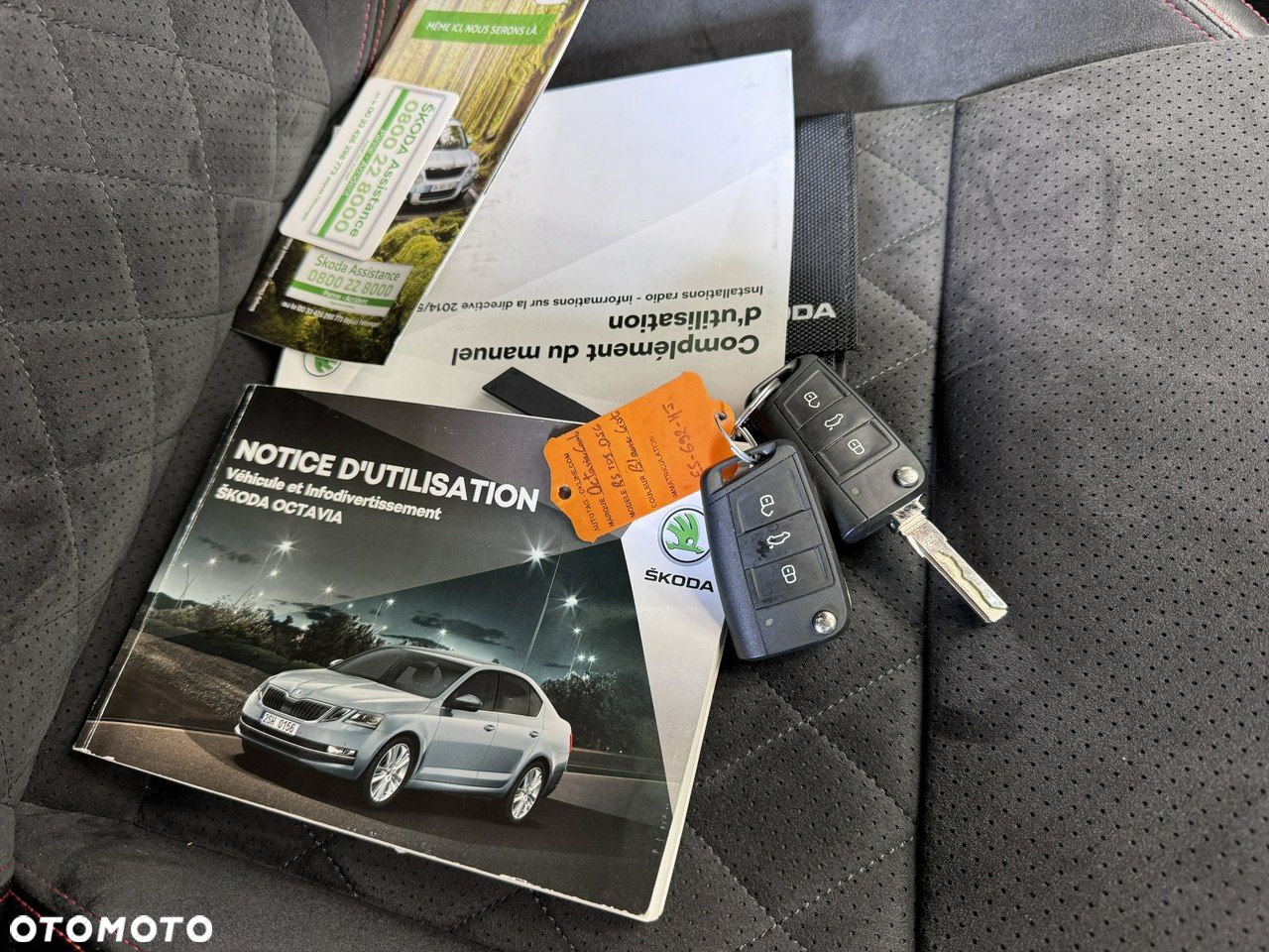 Skoda Octavia Combi 2.0 TDI DSG RS - 5