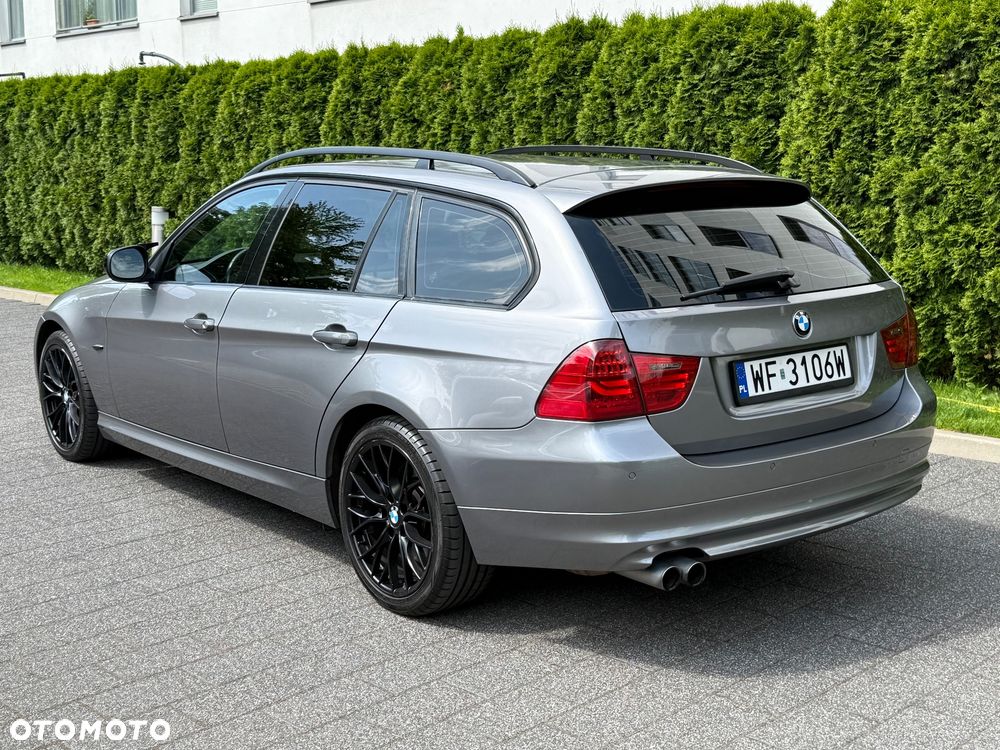 BMW Seria 3 325i xDrive - 3