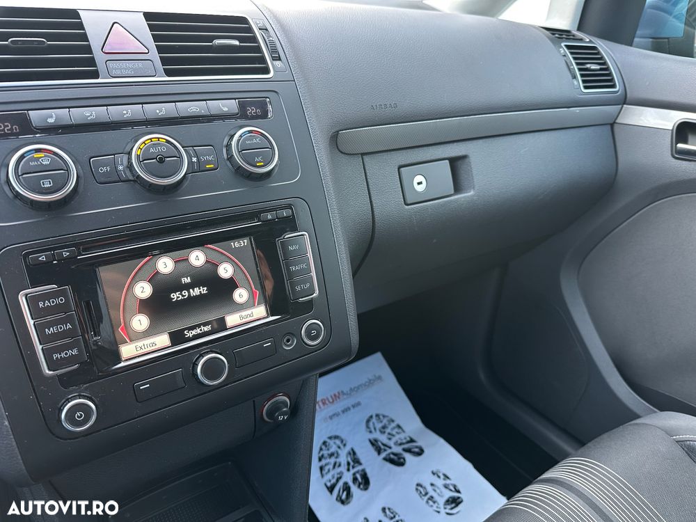 Volkswagen Touran 1.6 TDI DPF BlueMotion Technology MATCH - 15