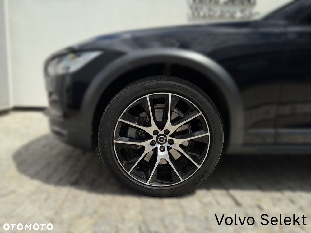 Volvo V90 Cross Country - 11