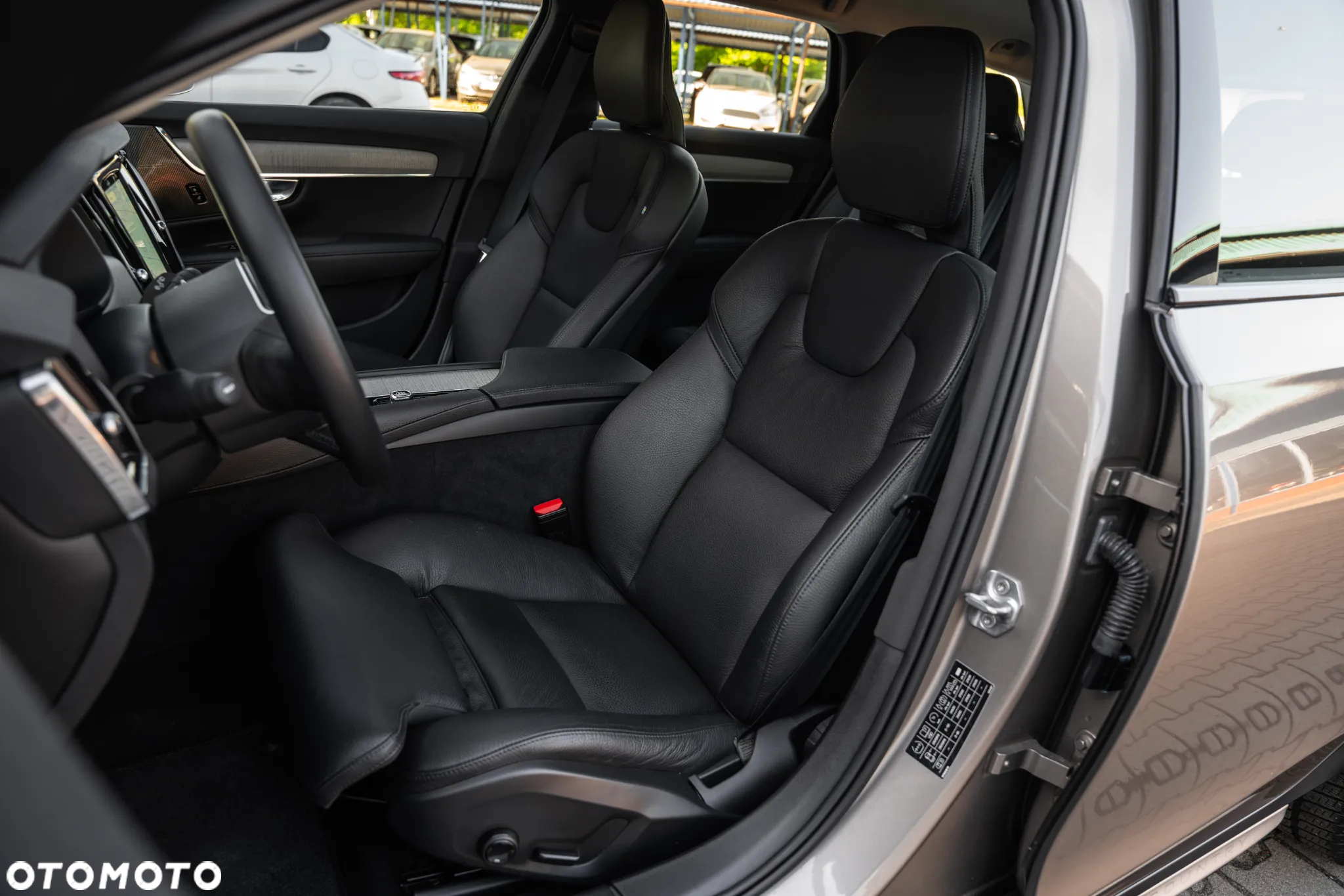 Volvo V90 Cross Country - 20
