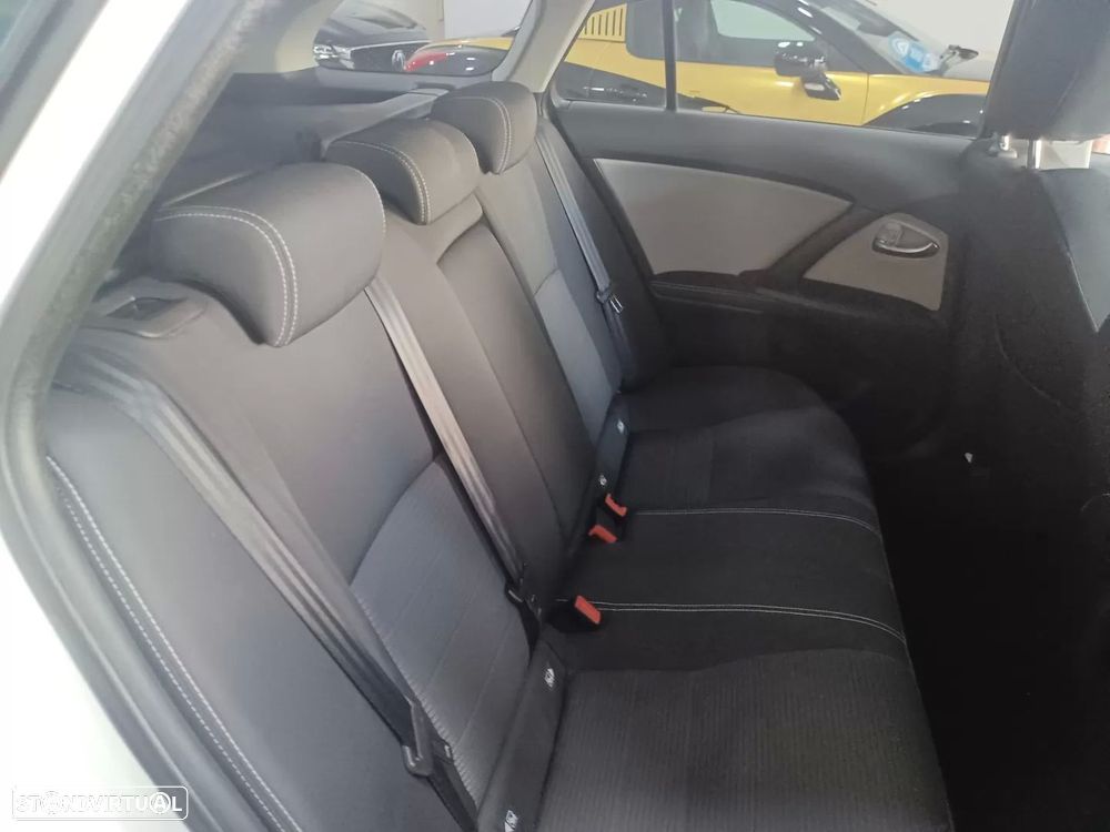 Toyota Avensis Touring Sports 1.6 D-4D Edition-S - 30