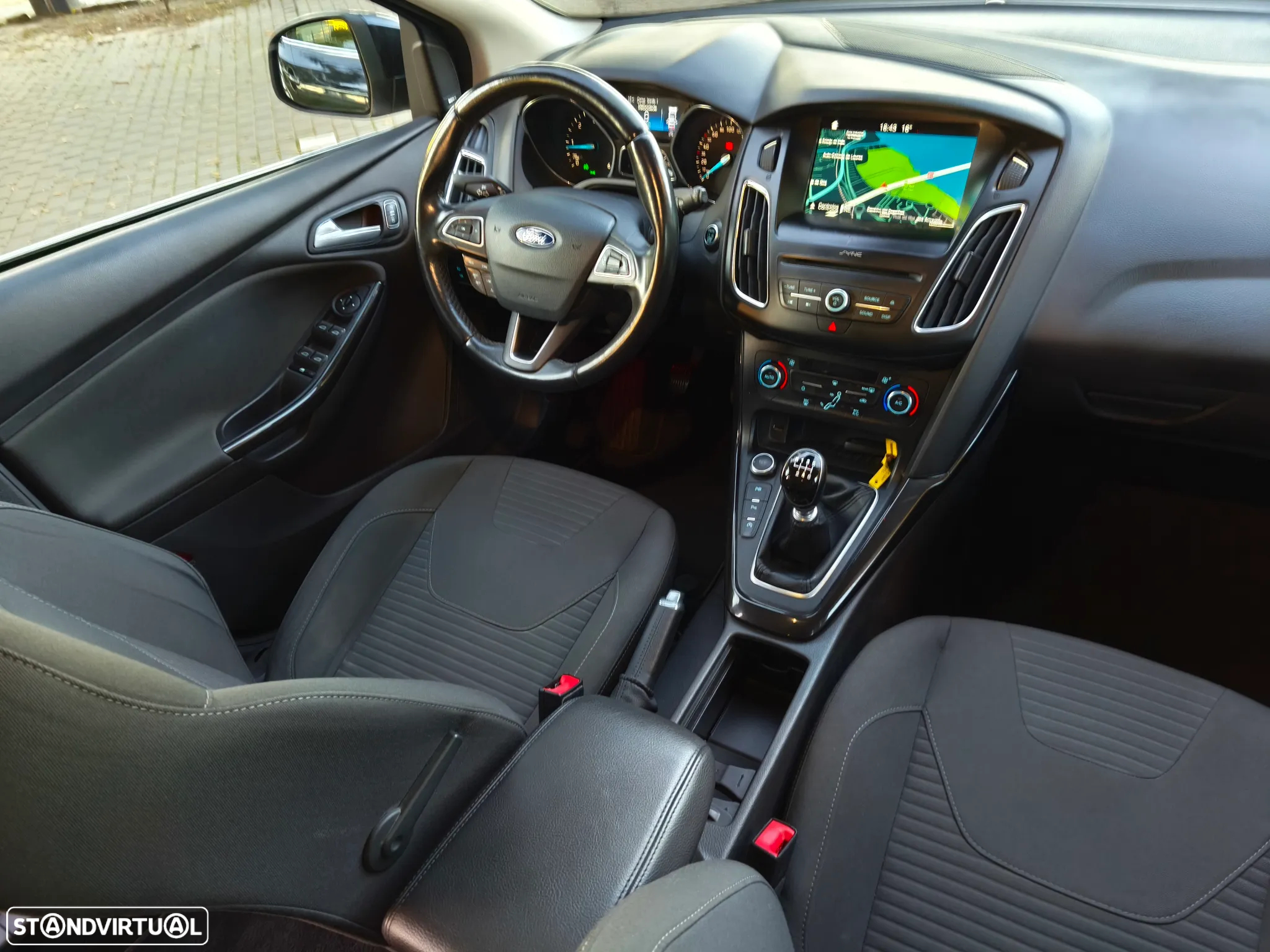 Ford Focus SW 1.5 TDCi EcoBlue Titanium - 23