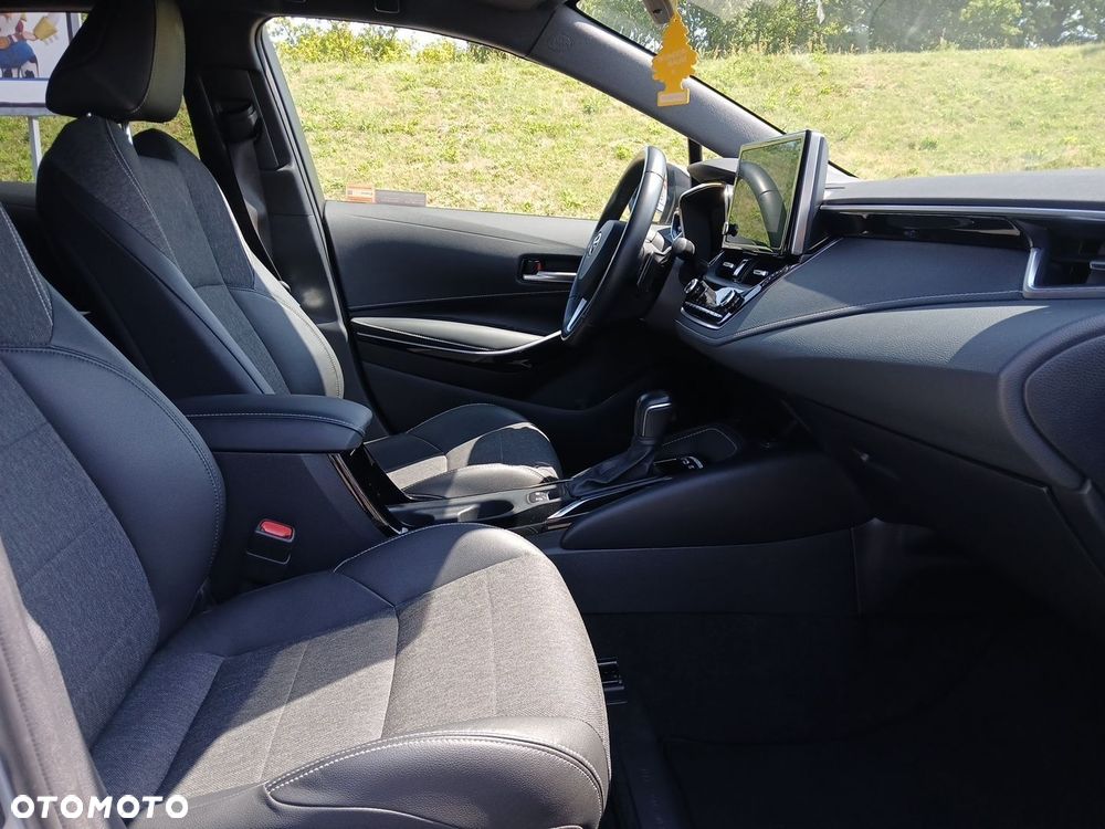Toyota Corolla 2.0 Hybrid Comfort - 13