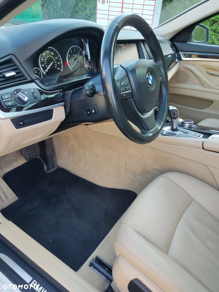 BMW Seria 5 535i - 12