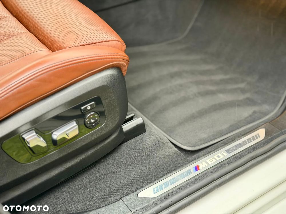 BMW X7 M60i xDrive - 31