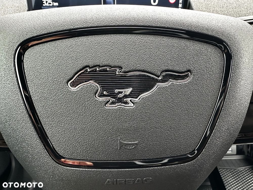 Ford Mustang Mach-E 75kWh AWD Premium - 33