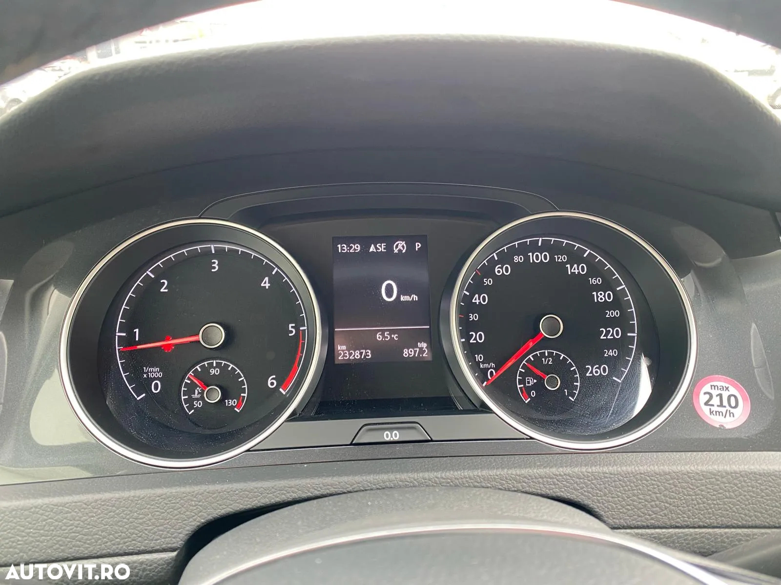 Volkswagen Golf 2.0 TDI SCR DSG Comfortline - 19
