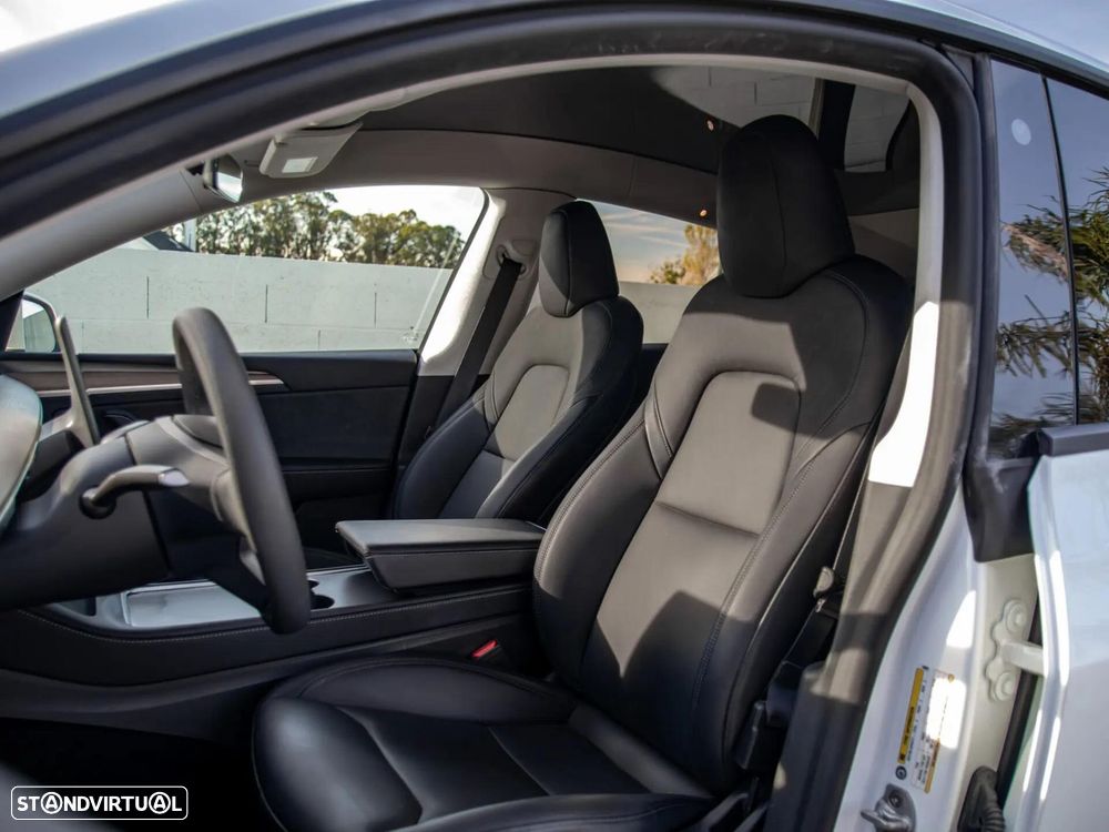 Tesla Model Y Long Range Tração Integral - 19