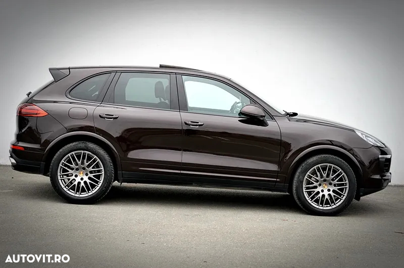 Porsche Cayenne 3.0 L - 10