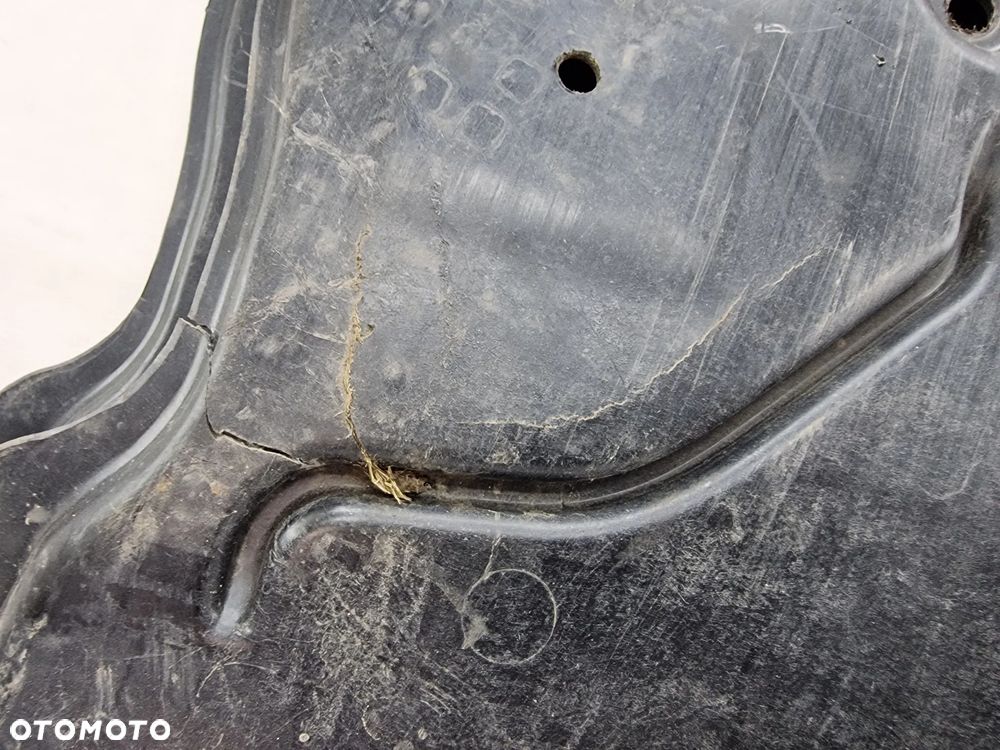 SKODA KAMIQ , SEAT ARONA 18- , SKODA SCALA , VW T-CROSS , AUDI A1 II OSŁONA / PŁYTA POD SILNIK , NR 2Q0825236E / 2Q0825236F , NR AUKCJI OSŁ561 - 16