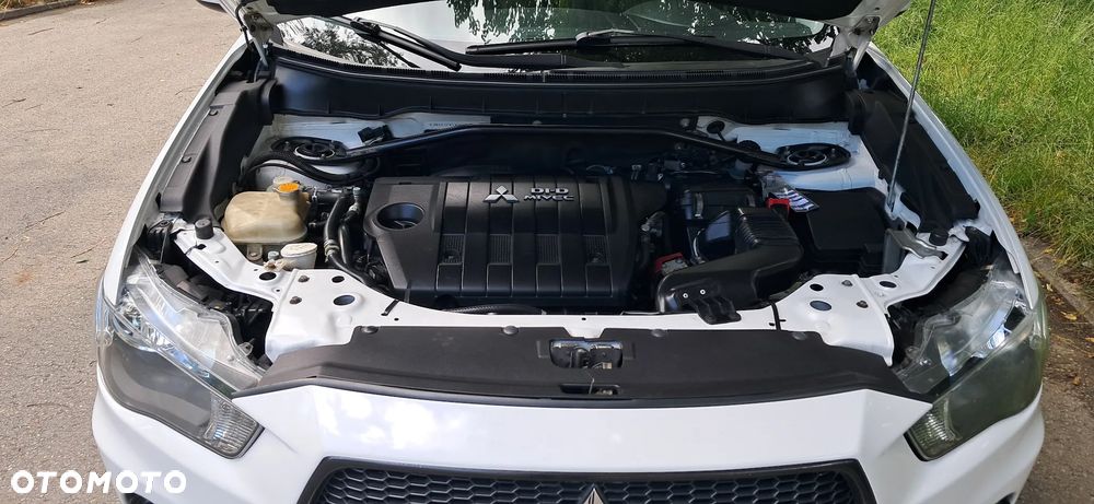 Mitsubishi Outlander 2.2 DI-D 4WD Invite - 16