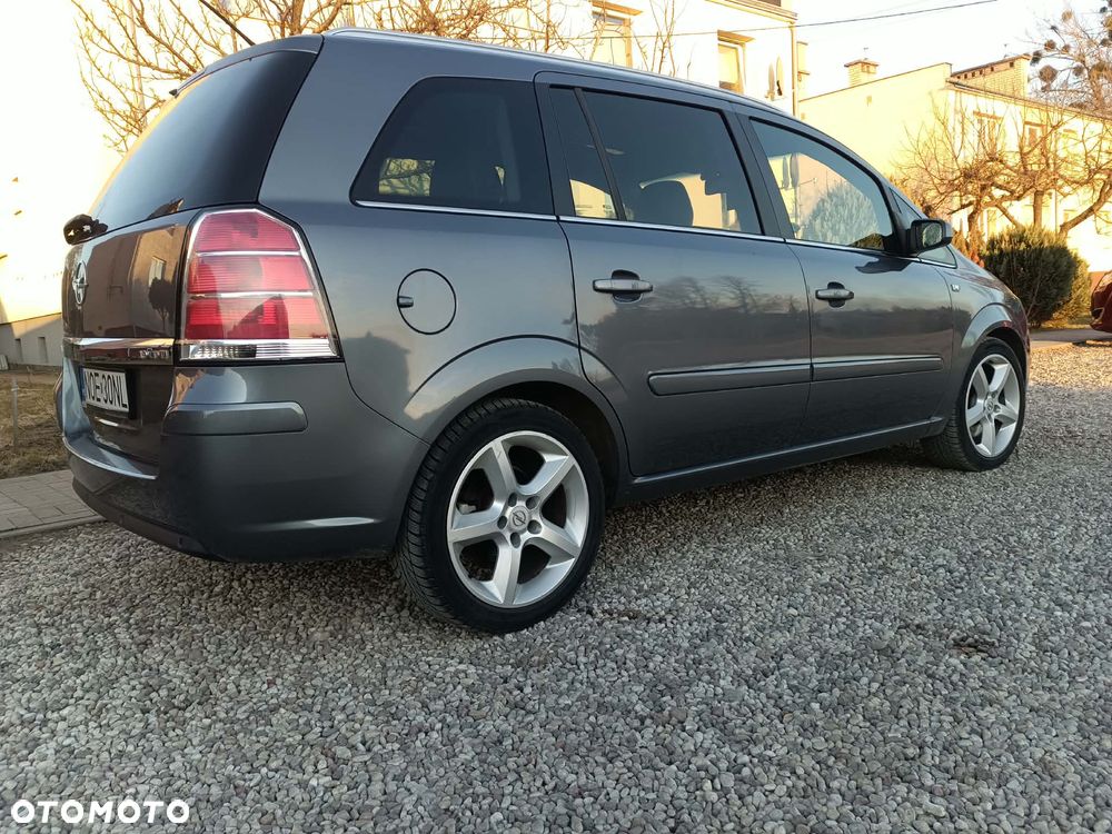 Opel Zafira 1.9 CDTI Cosmo - 2
