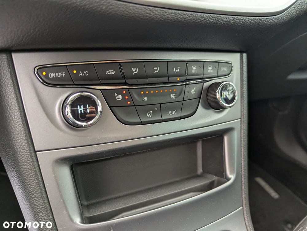 Opel Astra 1.4 Turbo Start/Stop 120 Jahre - 25