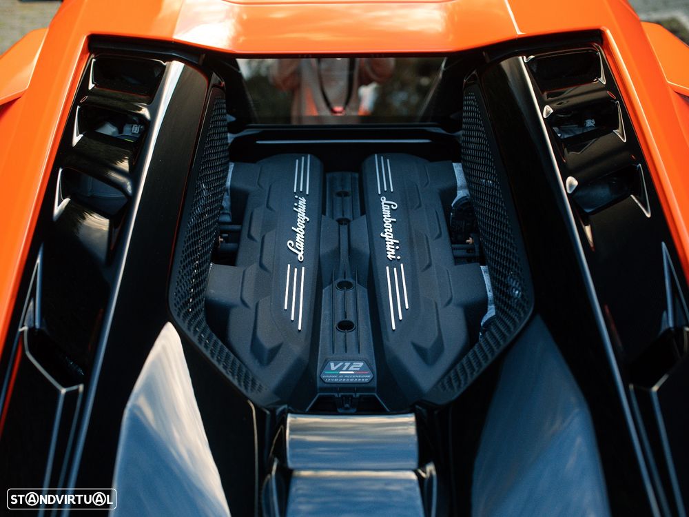 Lamborghini Revuelto Standard - 20