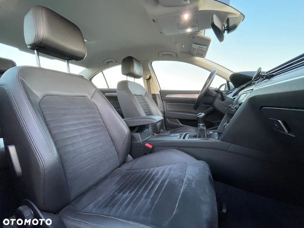 Volkswagen Passat 1.8 TSI BMT Highline - 17