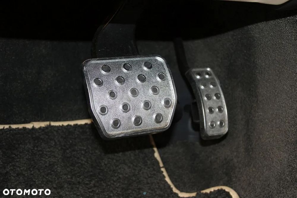 Bentley Flying Spur W12 - 33