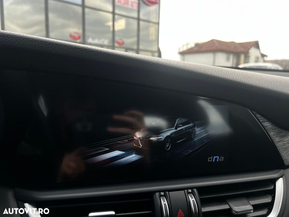 Alfa Romeo Giulia - 31