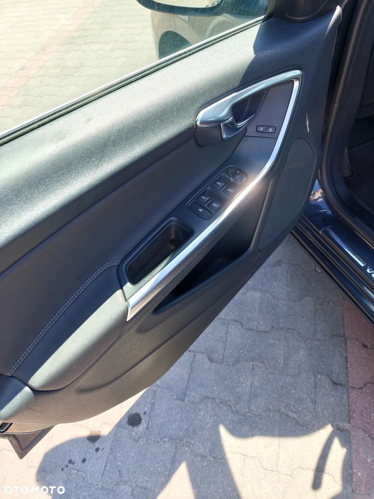 Volvo V60 D4 Drive-E Momentum - 14