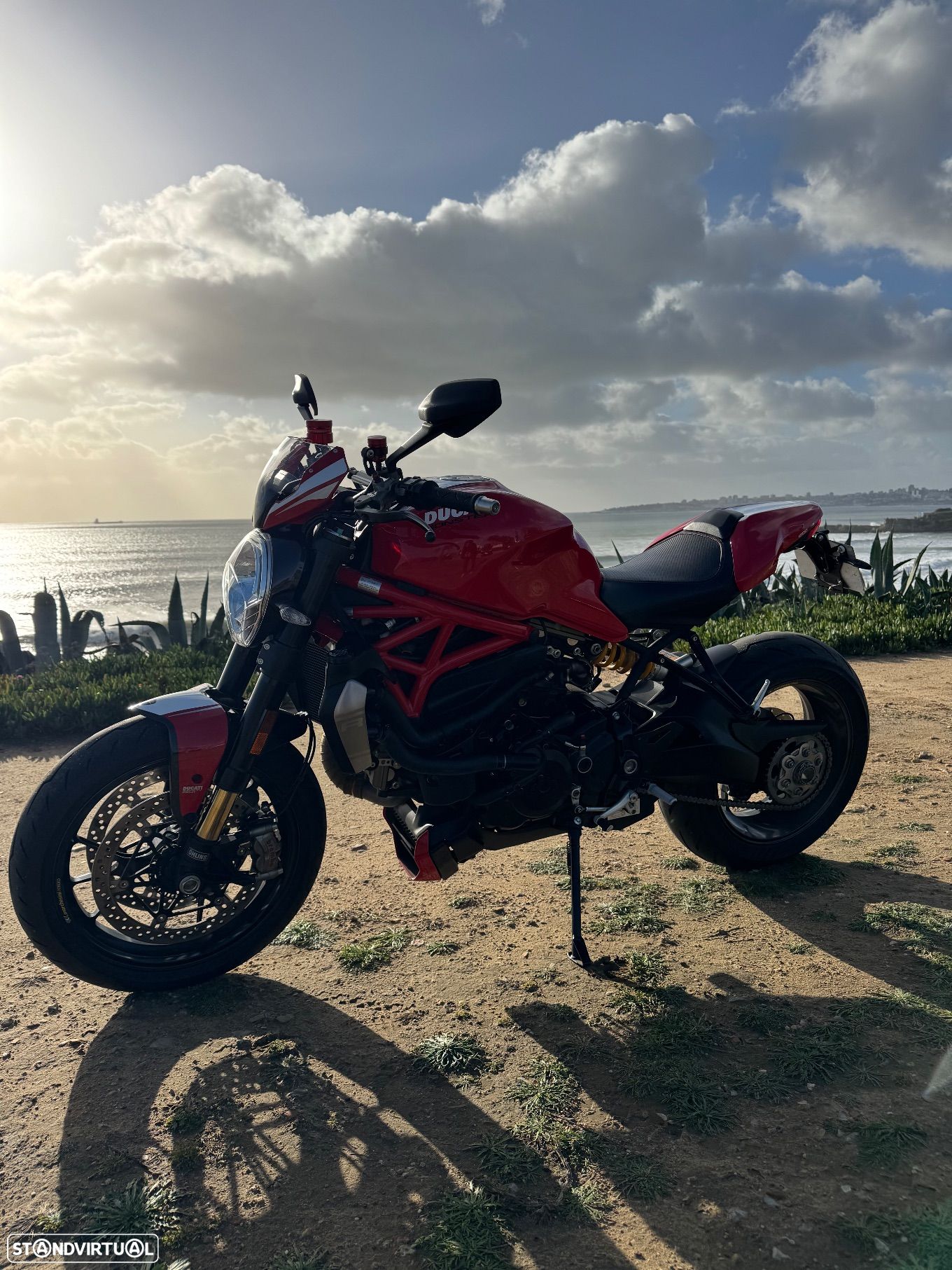 Ducati Monster 1200R - 1