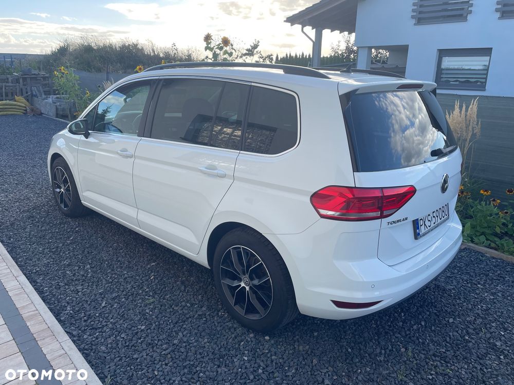 Volkswagen Touran - 18