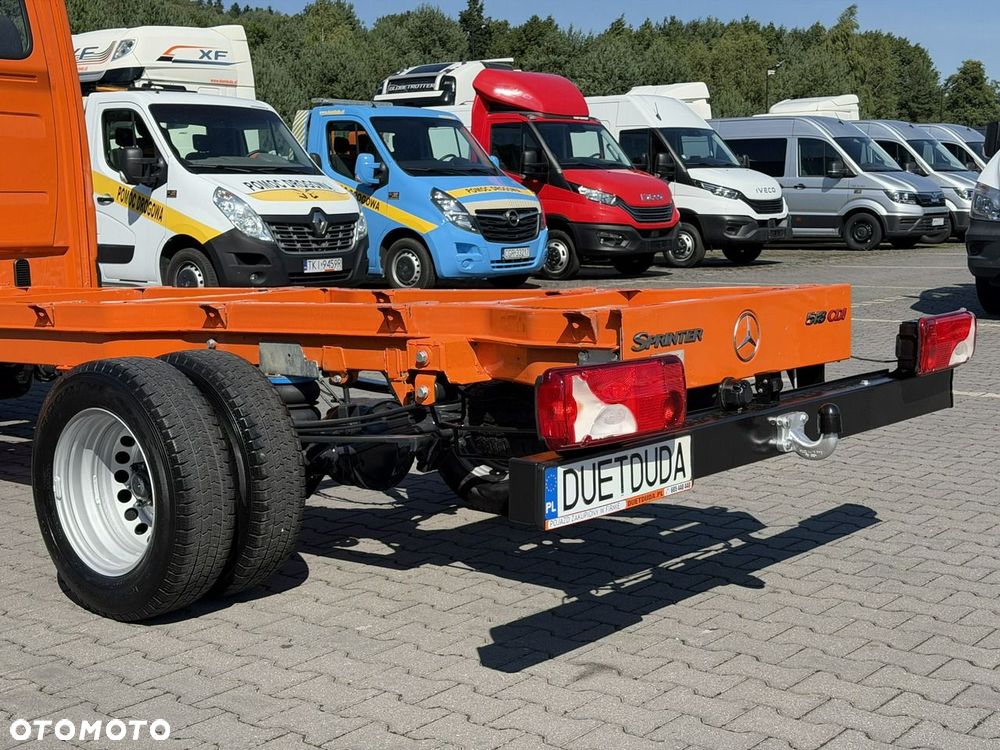 Mercedes-Benz Sprinter - 13