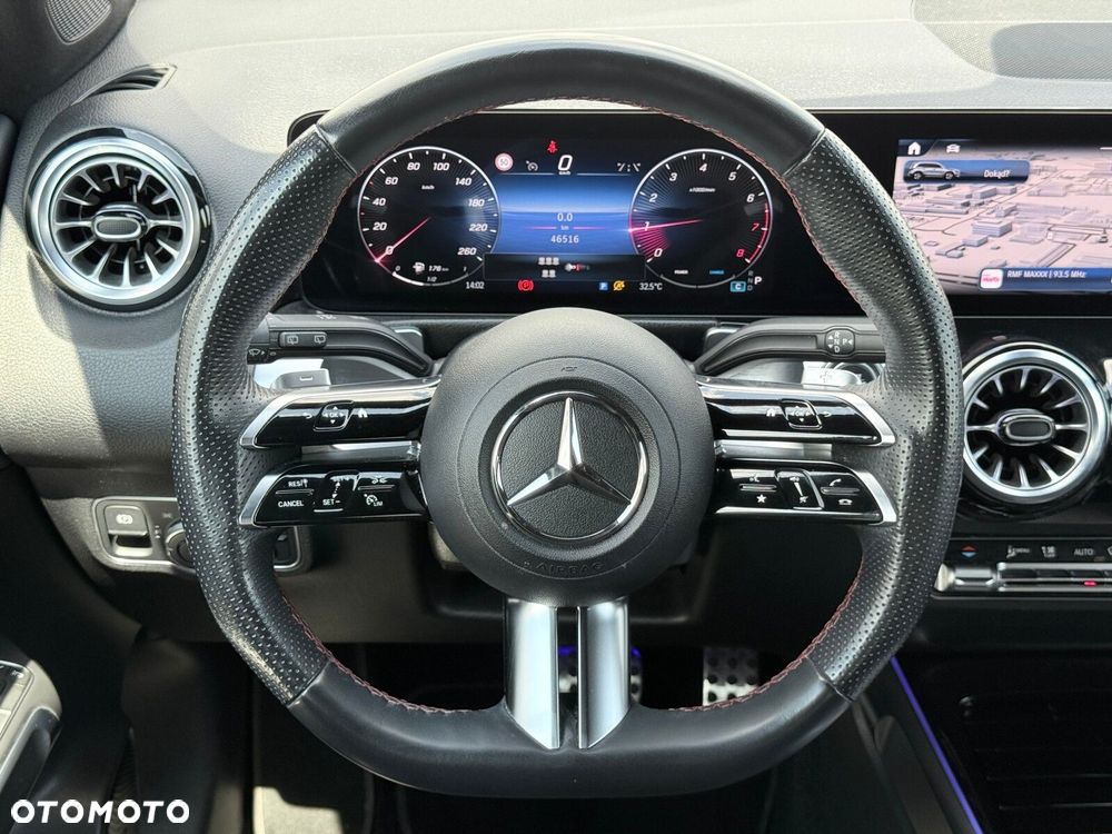 Mercedes-Benz GLB - 16