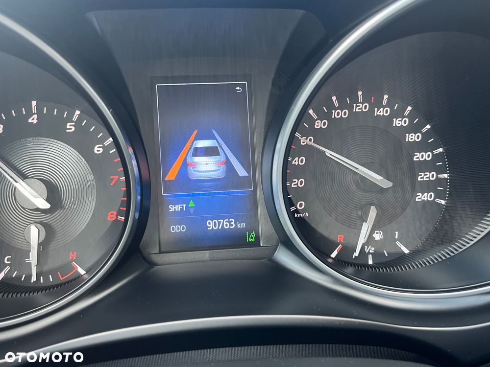 Toyota Avensis 1.8 Premium - 22