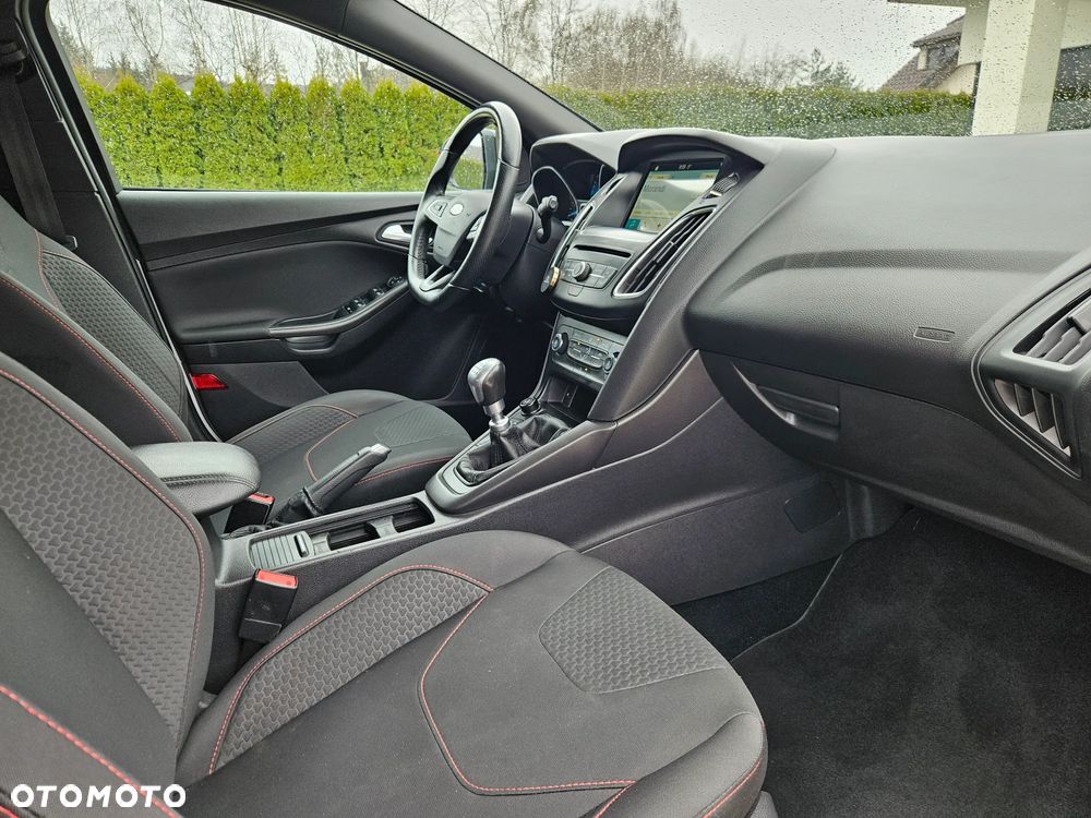 Ford Focus 1.5 EcoBoost STart-Stopp-System ST-LINE - 21