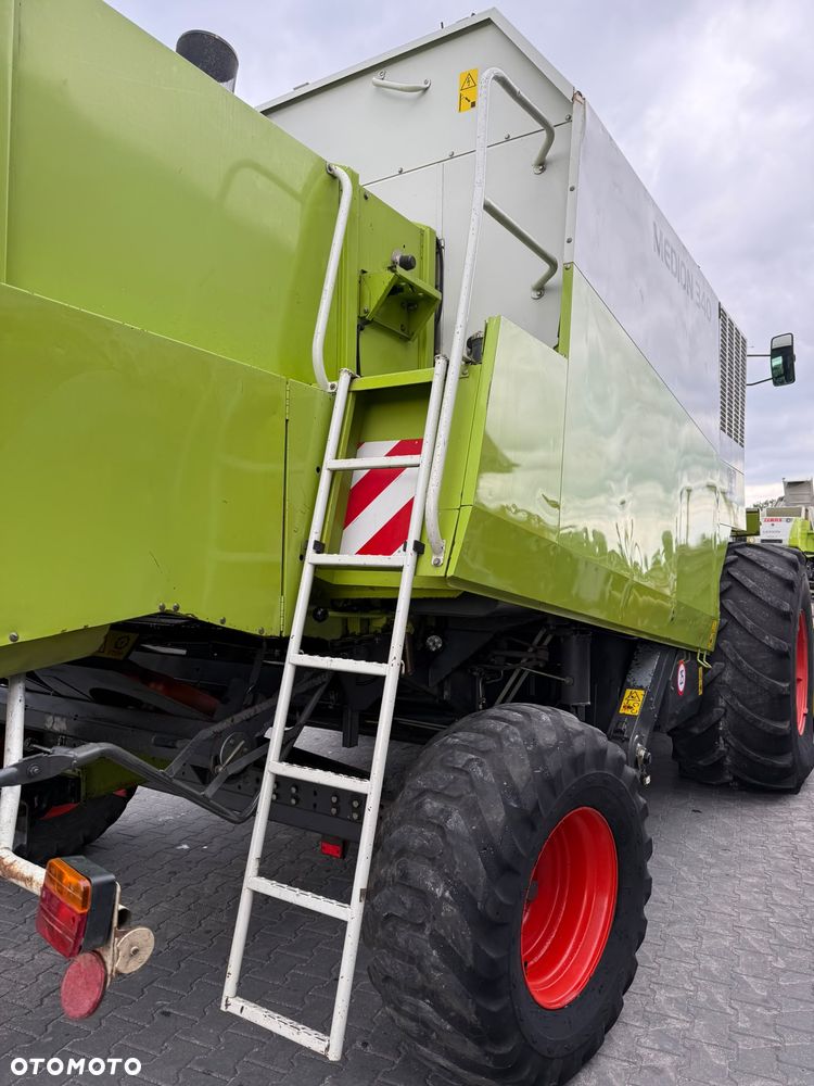 Claas MEDION 340 330  MEGA 350 320 - 19