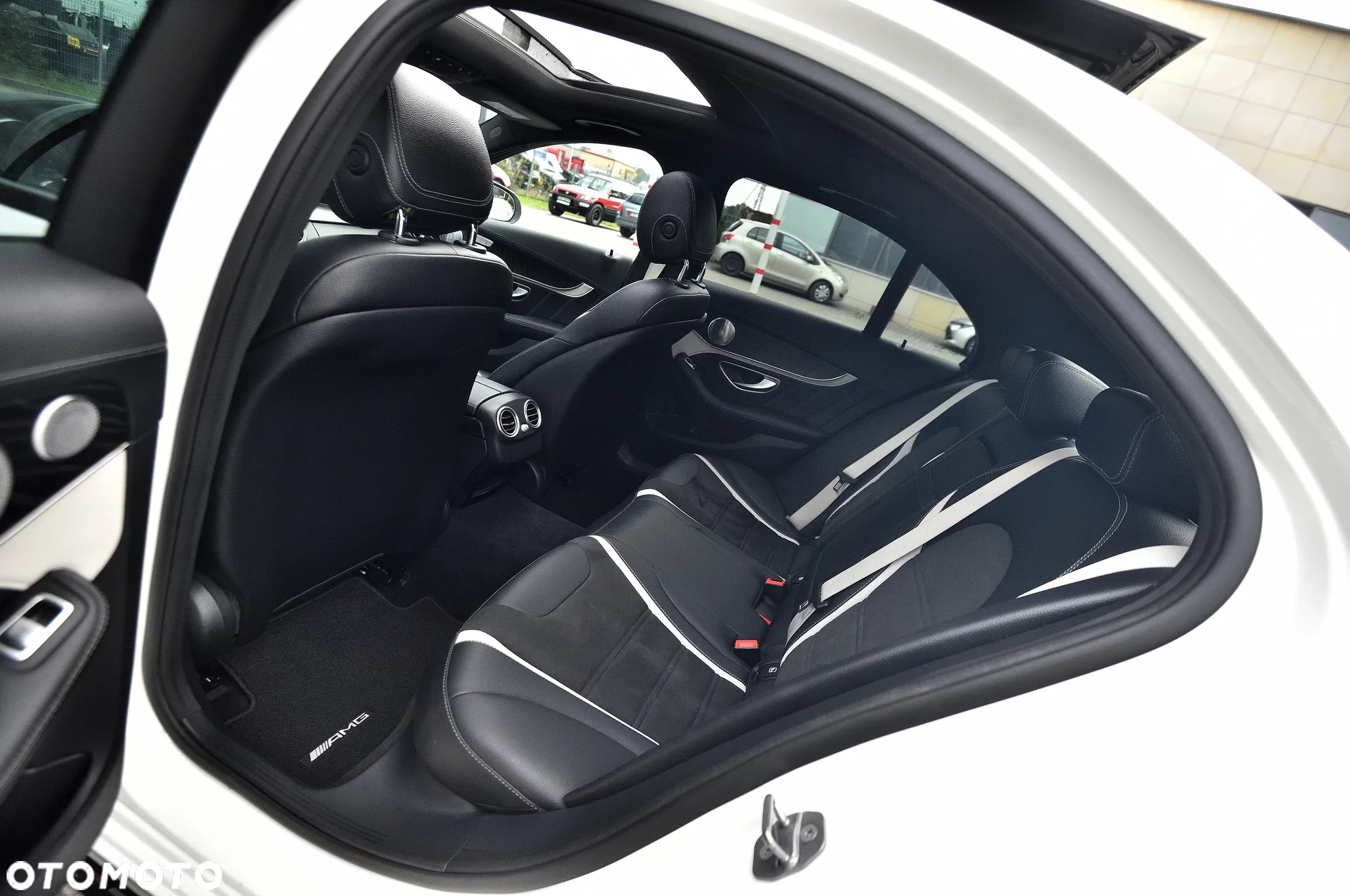 Mercedes-Benz Klasa C AMG 63 S - 36