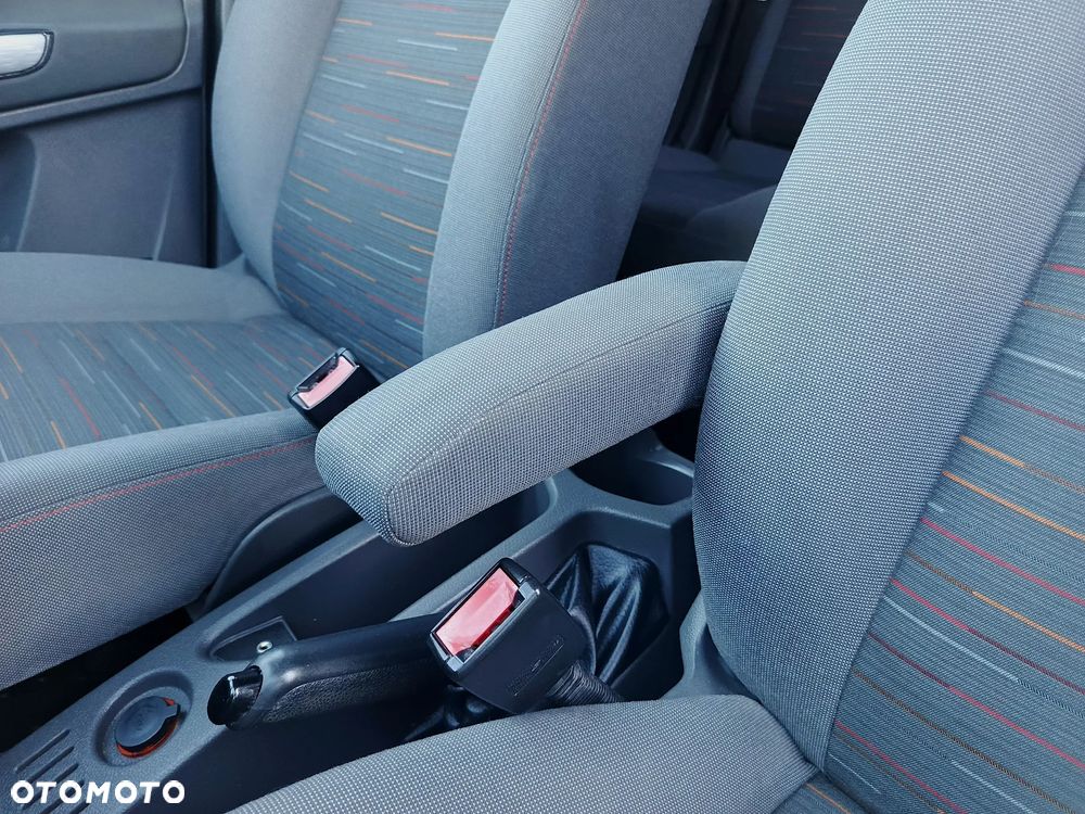 Ford C-MAX 1.8 Titanium - 16