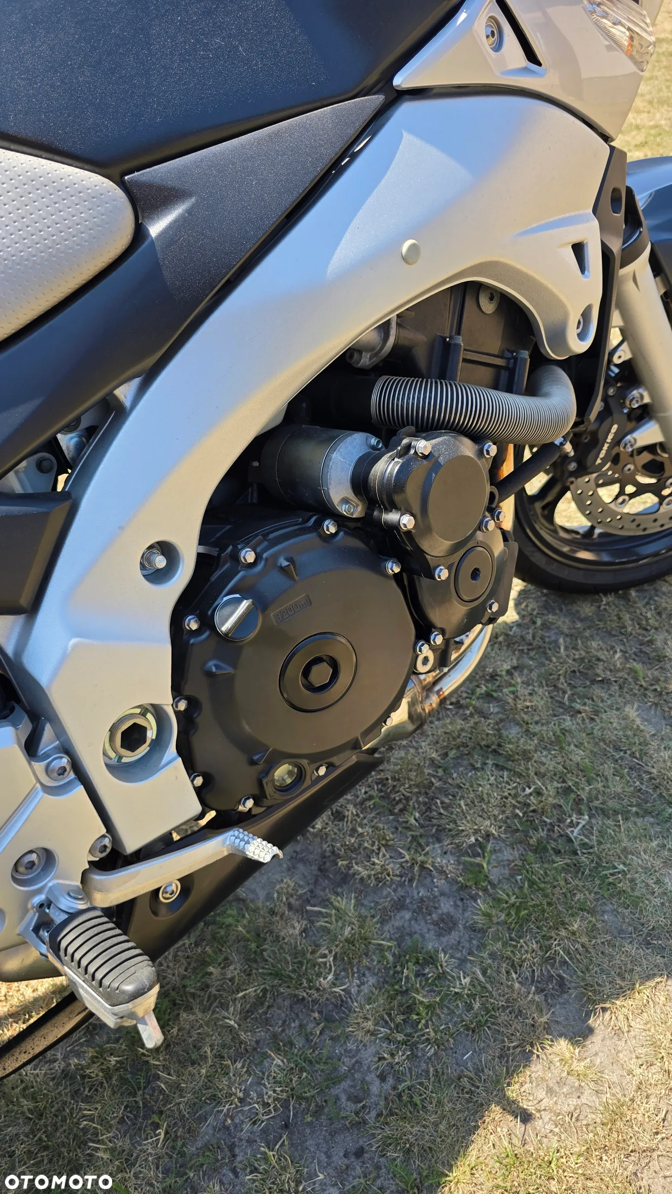 Suzuki GSR - 21