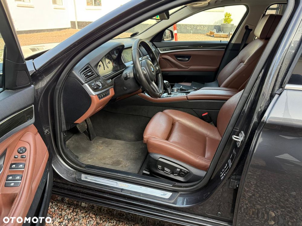 BMW Seria 5 530d Luxury Line - 13