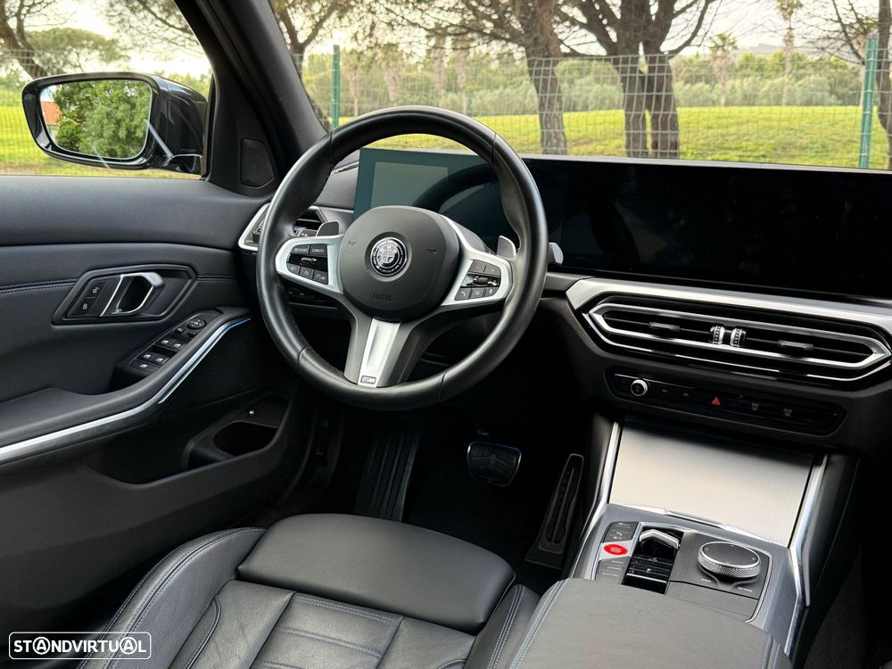 BMW 330 e Pack Desportivo M Pro Auto - 26
