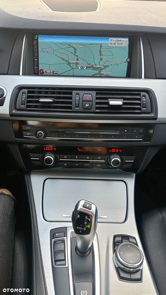 BMW Seria 5 518d Business Edition - 26