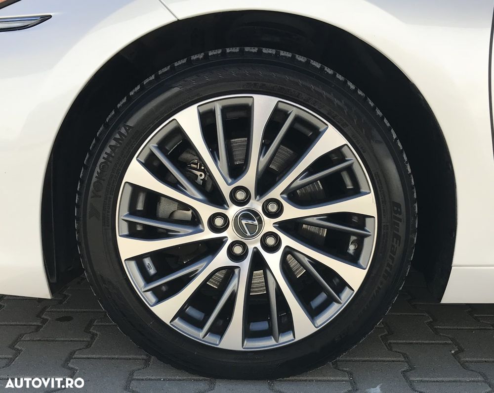 LEXUS ES 2019 — imagine 40