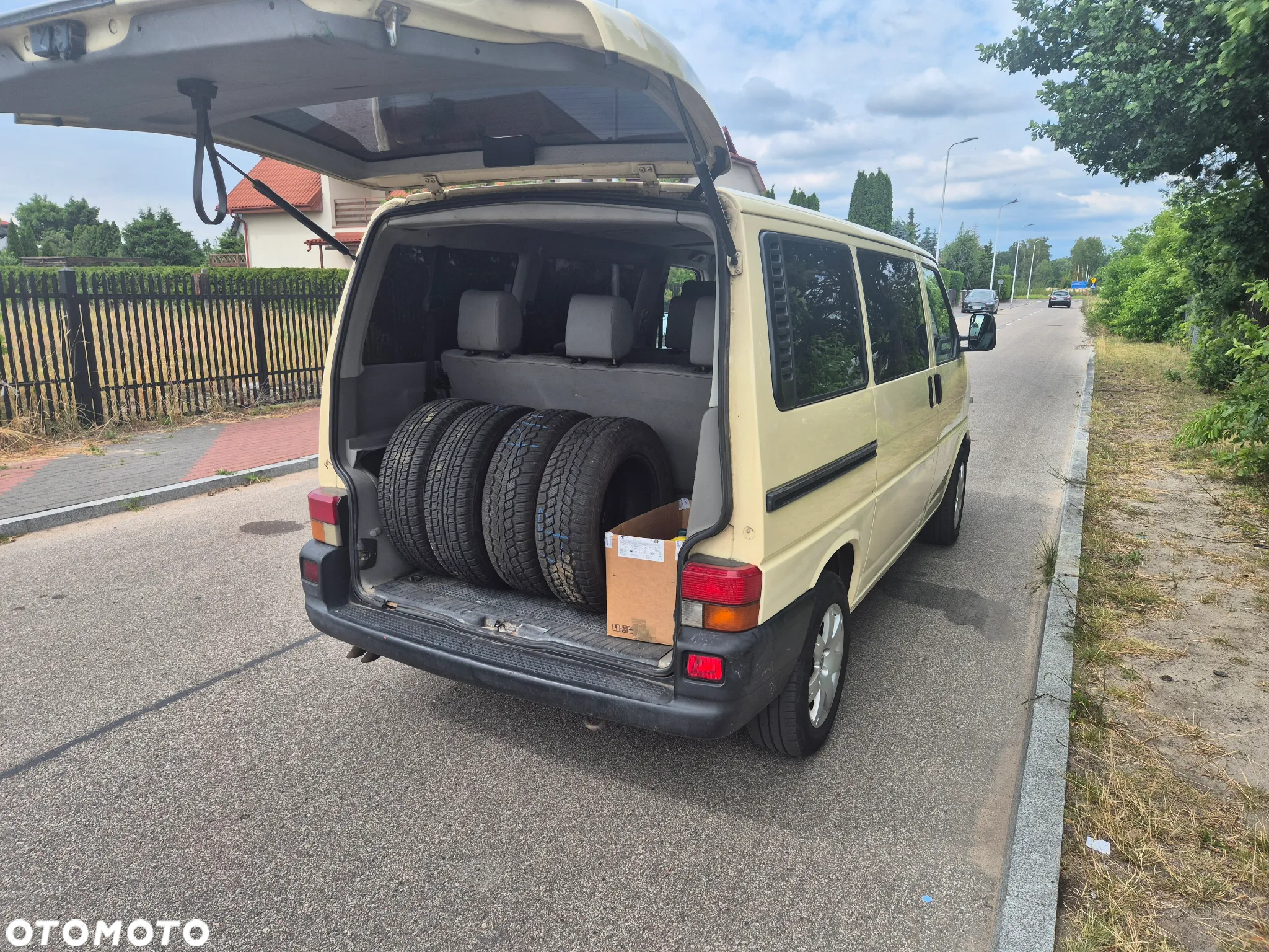 Volkswagen Caravelle - 3