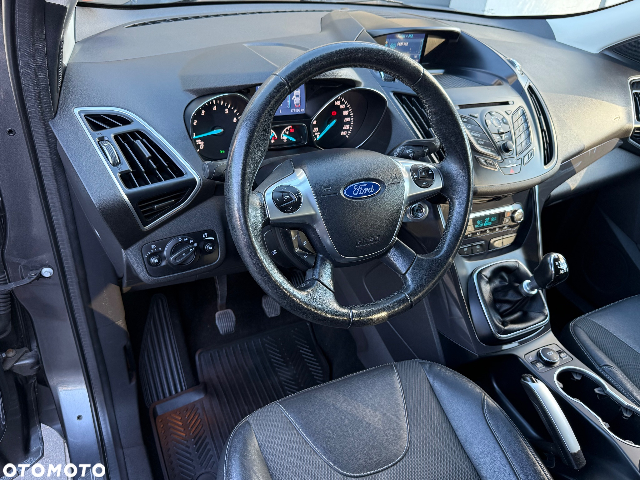 Ford Kuga 1.5 EcoBoost 2x4 Titanium - 9