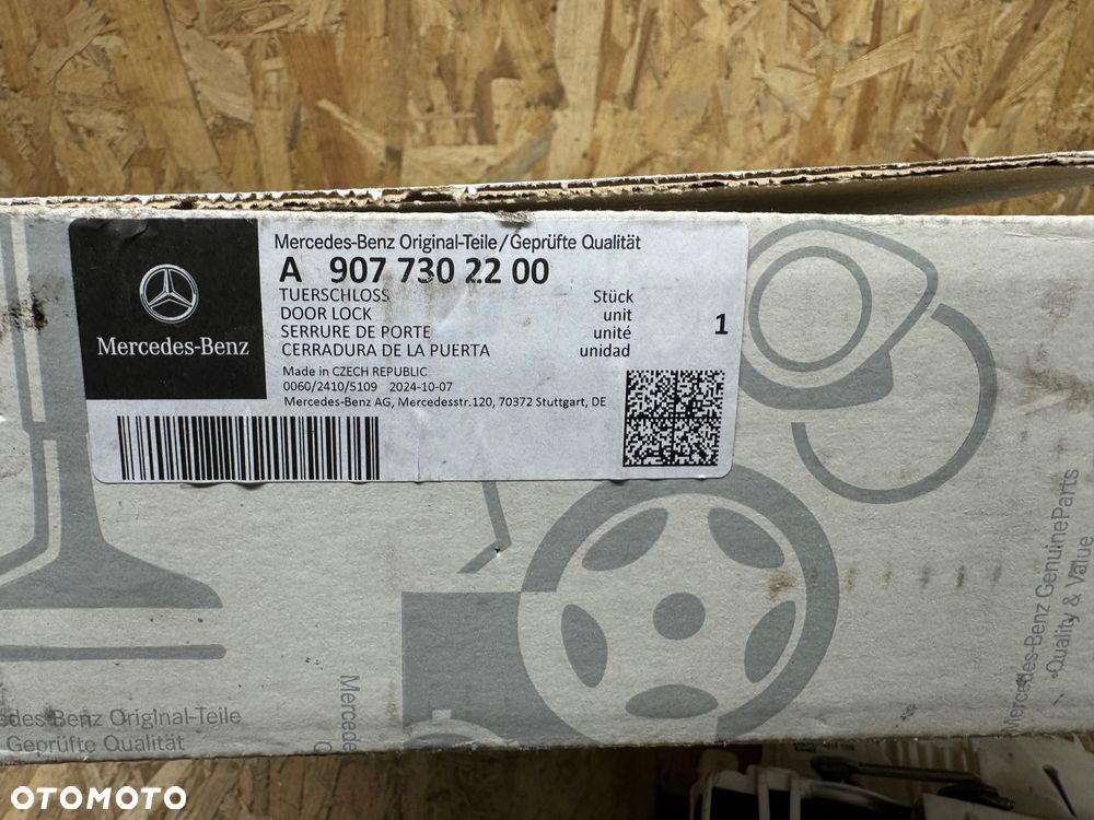 Zamek drzwi prawych przesuwnych Mercedes sprinter 907  910 - 2
