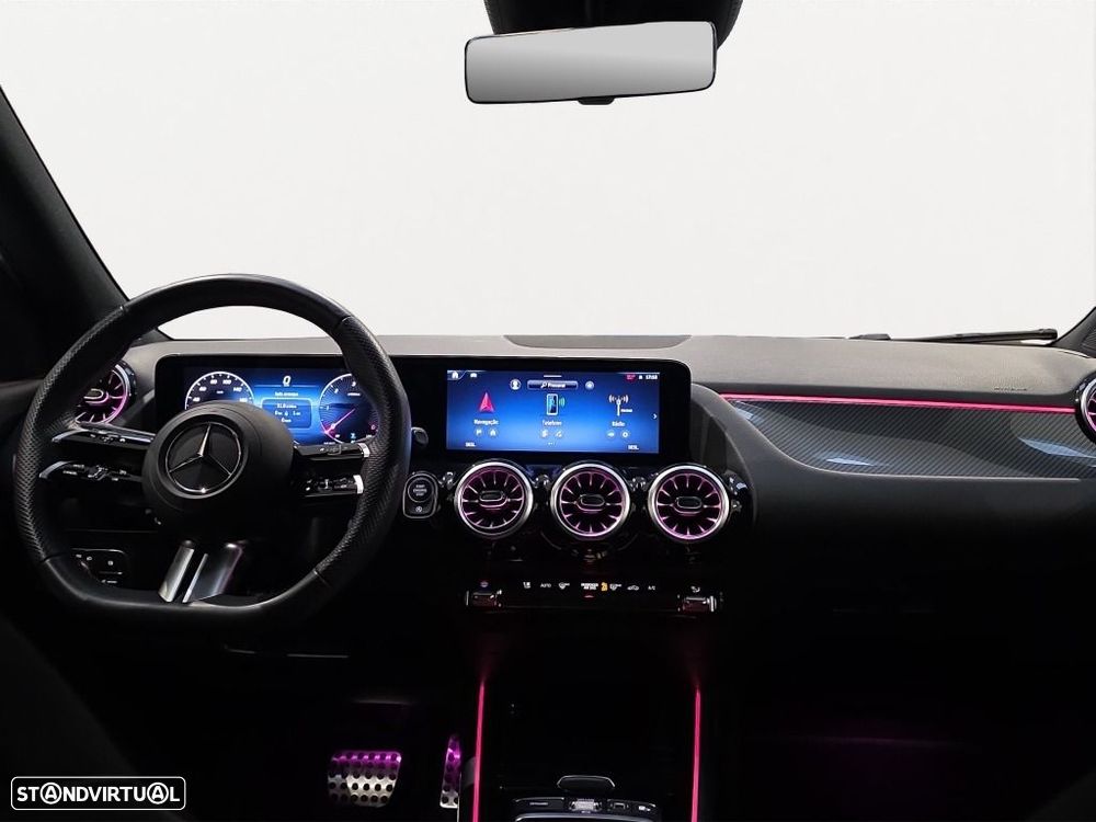 Mercedes-Benz GLA 180 - 12