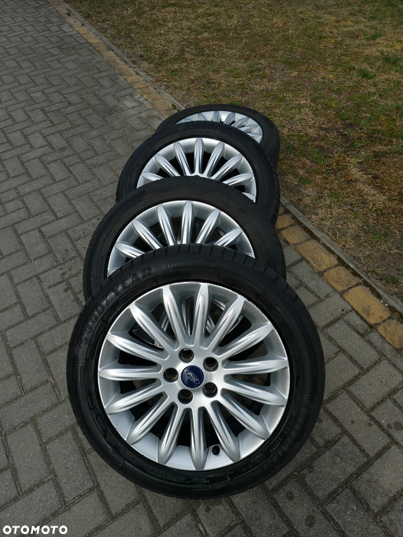 Ford Galaxy 2.0 TDCi Gold X - 26