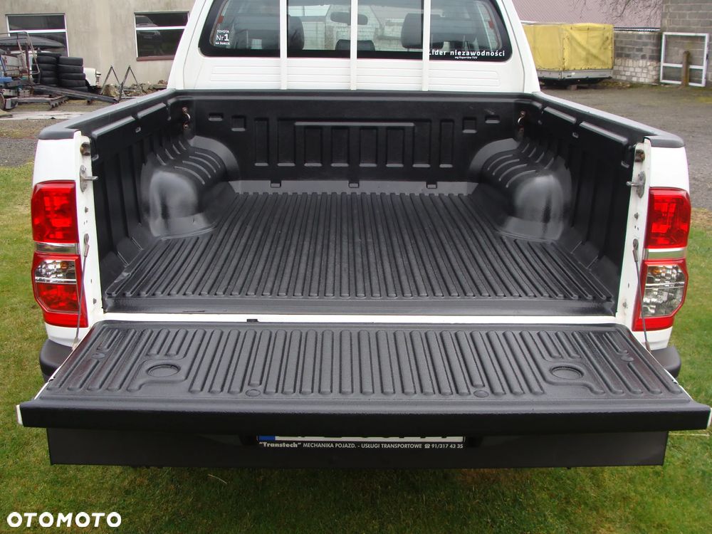 Toyota Hilux 2.5 D-4D DLX - 10