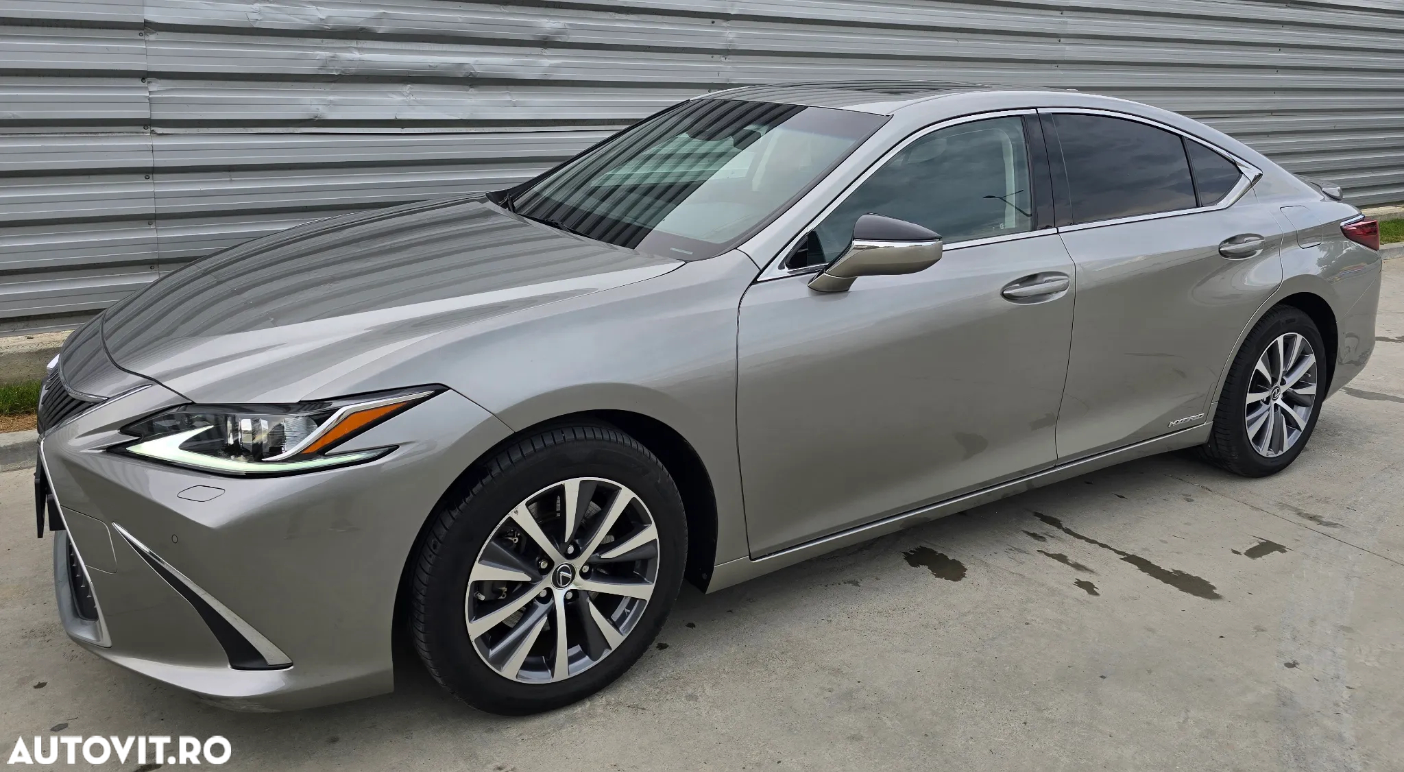 Lexus Seria ES 300h 2.5 TNGA HV 25H- 4X2 CVT Business - 7