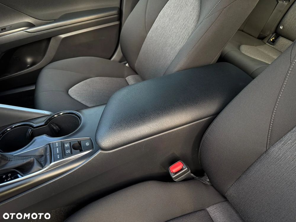 Toyota Camry 2.5 Hybrid Comfort CVT - 16