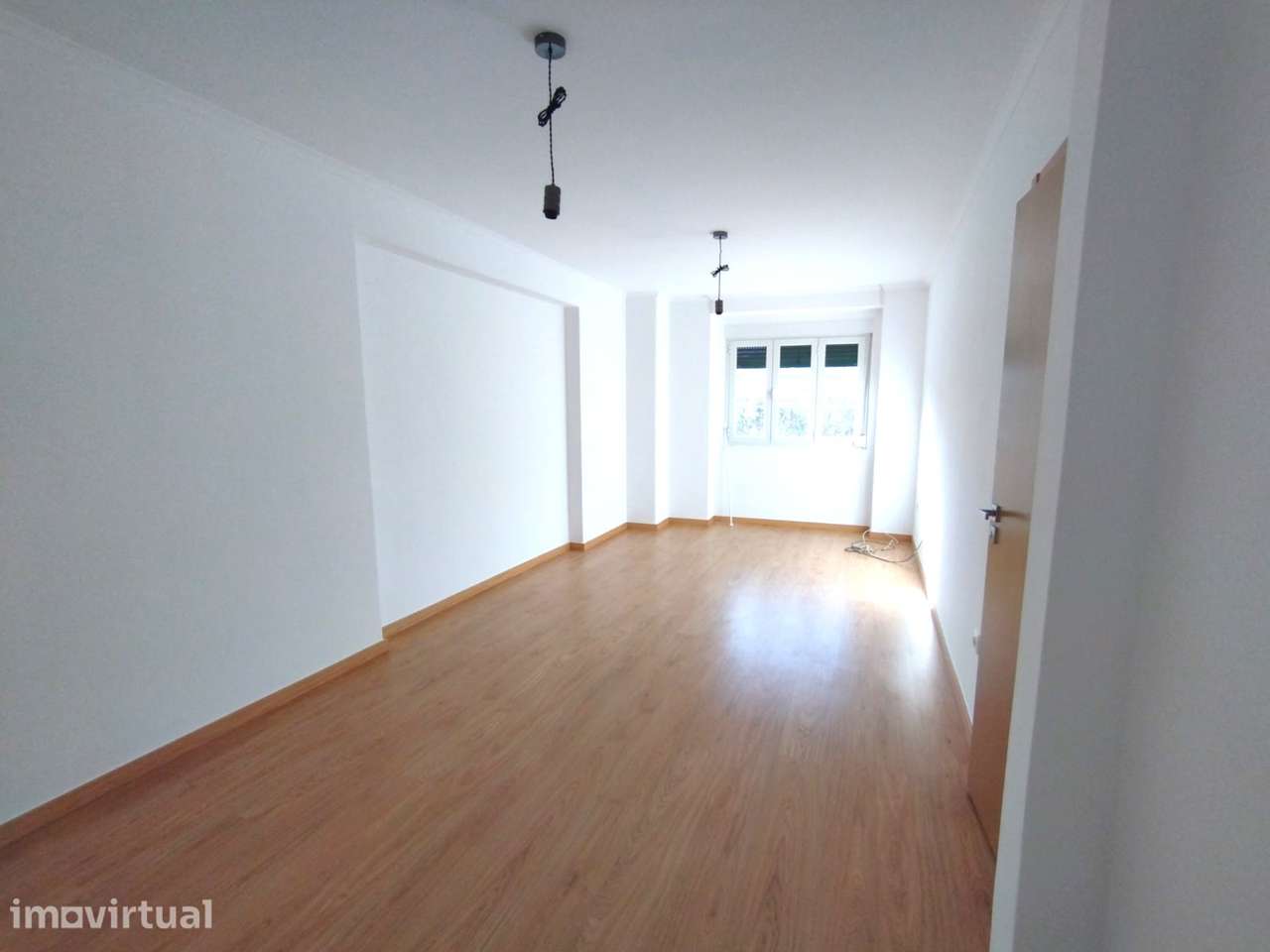 Apartamento T3 Remodelado no Centro de Torres Vedras - Grande imagem: 4/19