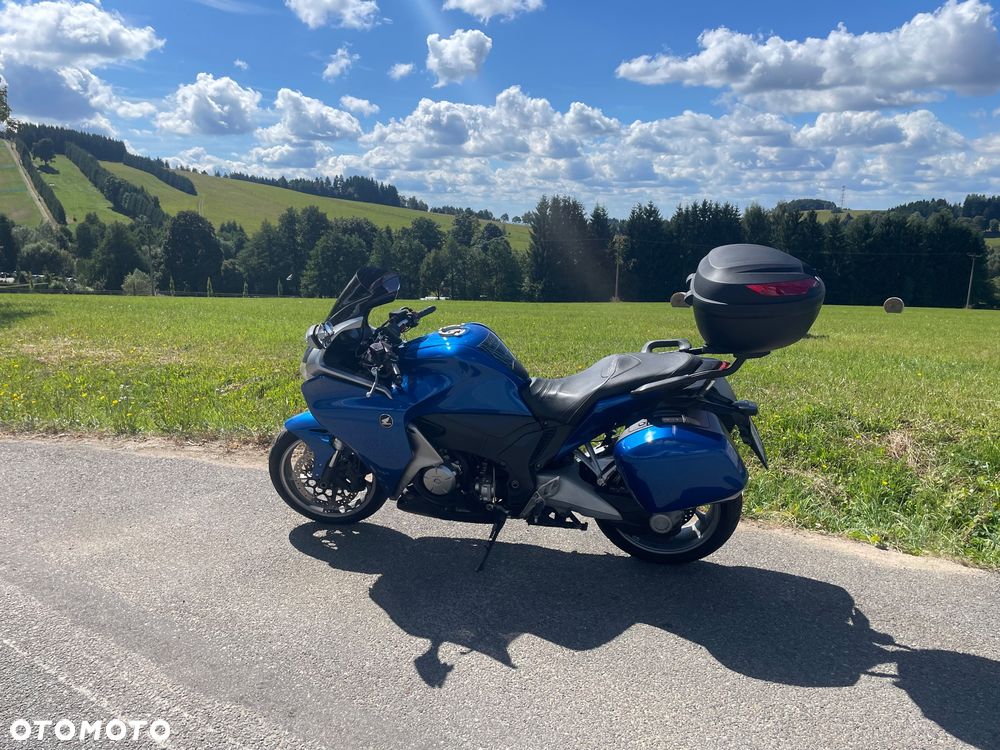 Honda VFR - 19