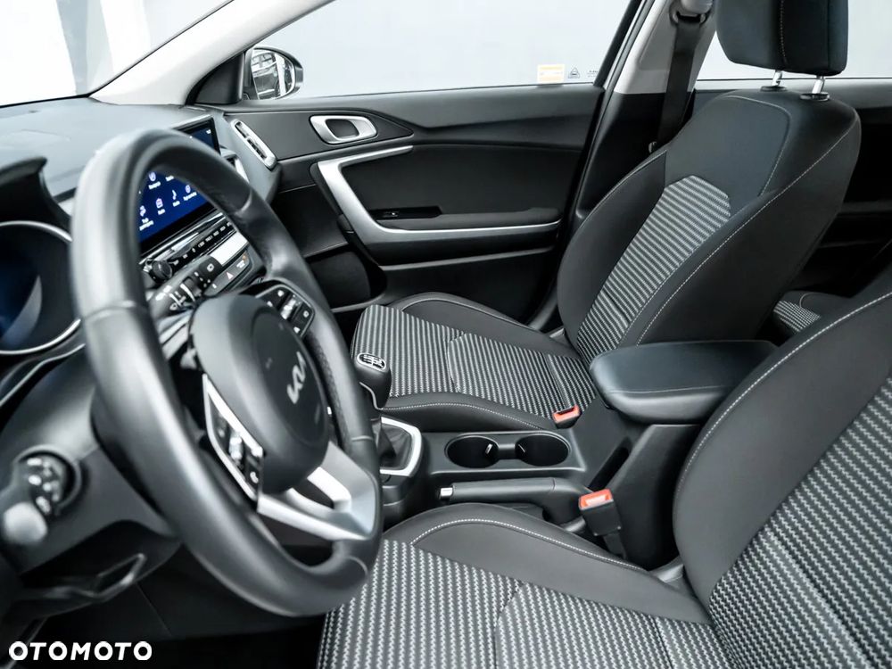 Kia Ceed 1.5 T-GDI M - 22