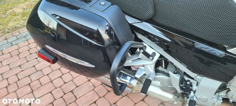 Yamaha FJR - 11