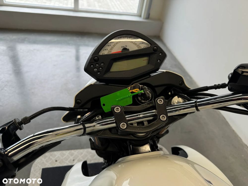 Kawasaki ER - 28